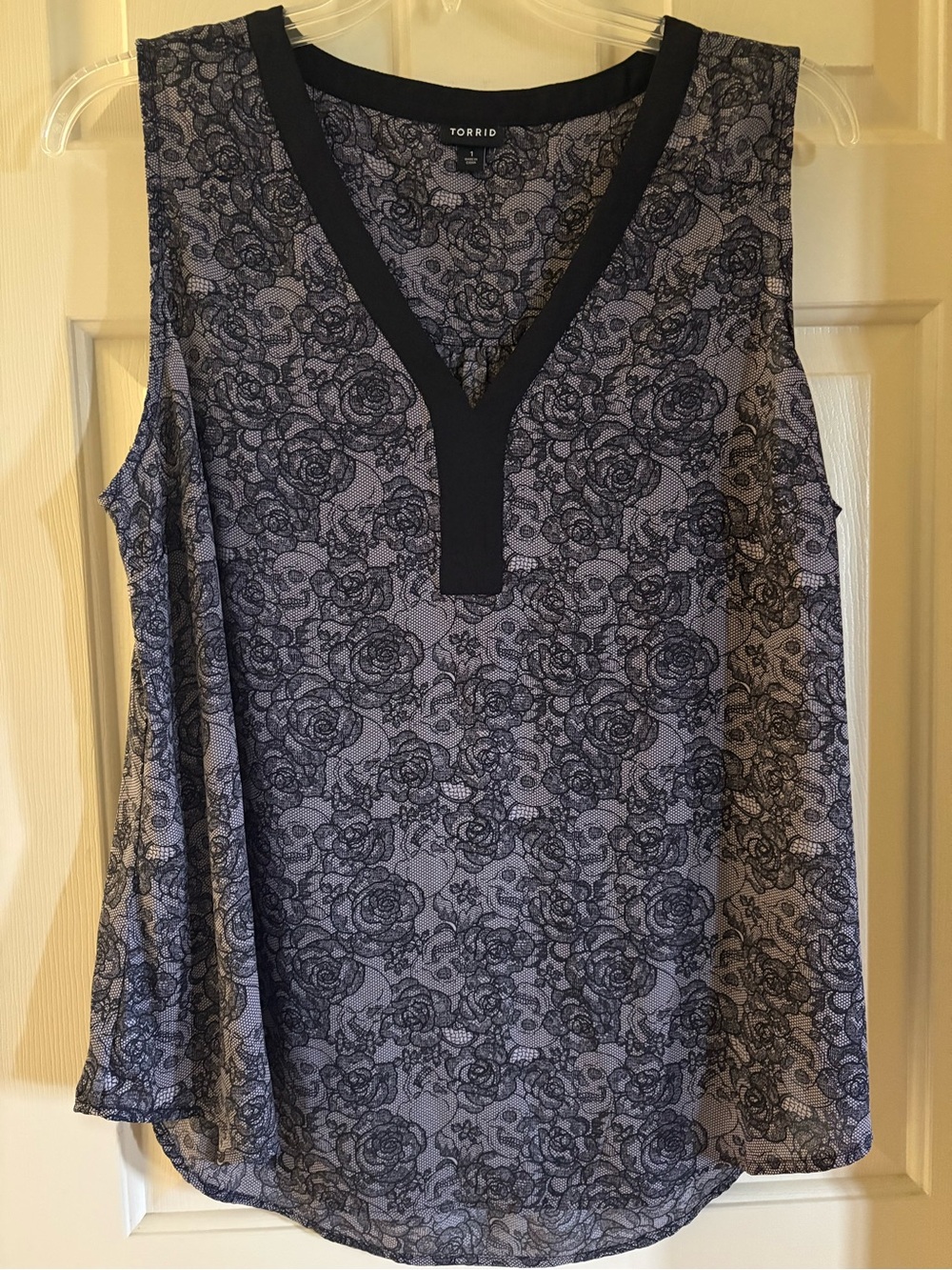 Torrid Sleeveless V-Neck Black & Gray Floral Print Top